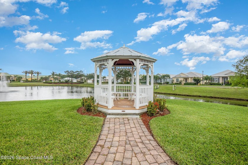 Welcome to Alamanda Key, a highly desirable 55+ gated community - photo 31