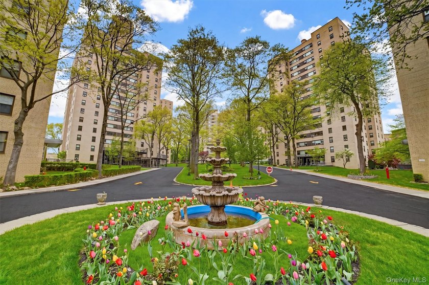 Welcome to 1 Fordham Hill Oval, Apartment #12A - a bright and - photo 2