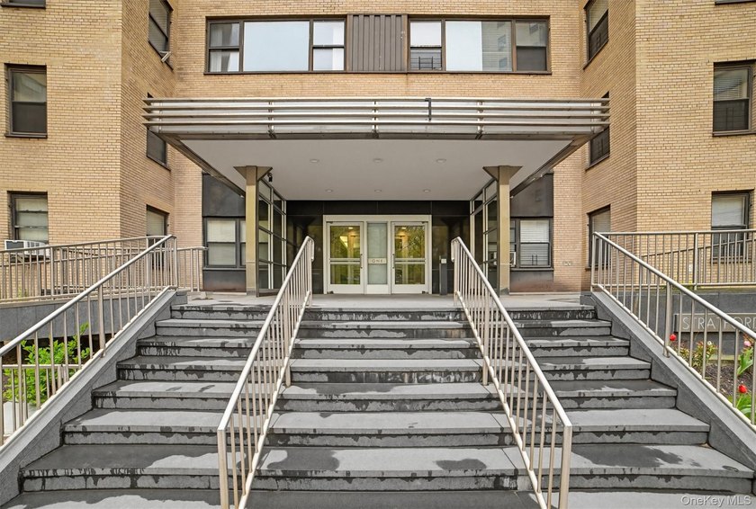 Welcome to 1 Fordham Hill Oval, Apartment #12A - a bright and - photo 5