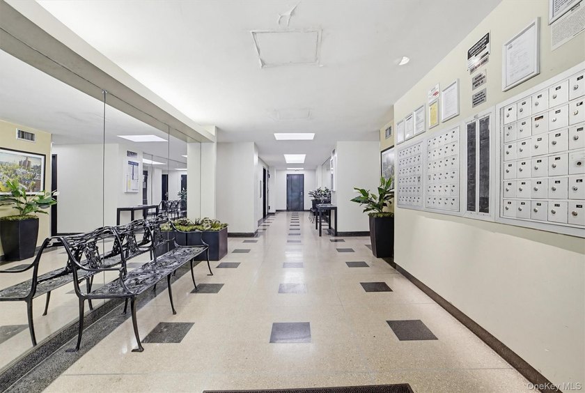 Welcome to 1 Fordham Hill Oval, Apartment #12A - a bright and - photo 6