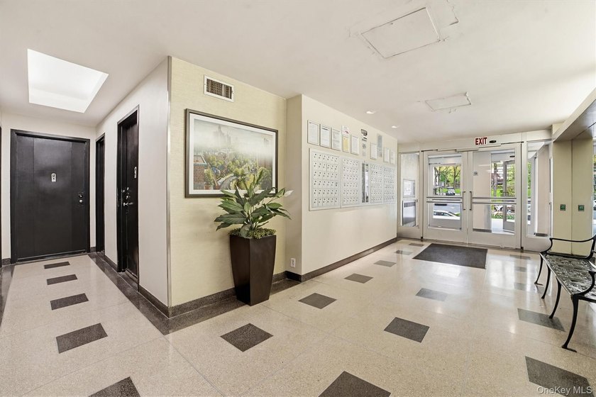 Welcome to 1 Fordham Hill Oval, Apartment #12A - a bright and - photo 7