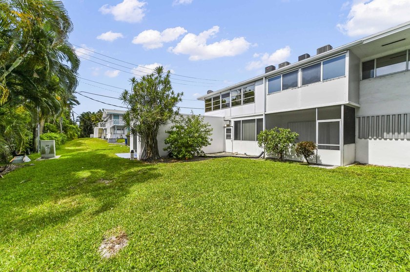 Welcome to your own slice of South Florida charm at 1950 Lake - photo 13