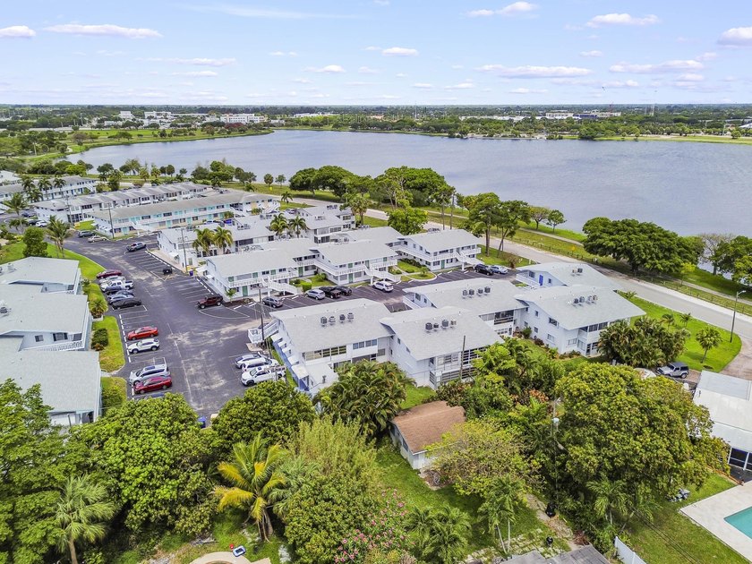 Welcome to your own slice of South Florida charm at 1950 Lake - photo 17