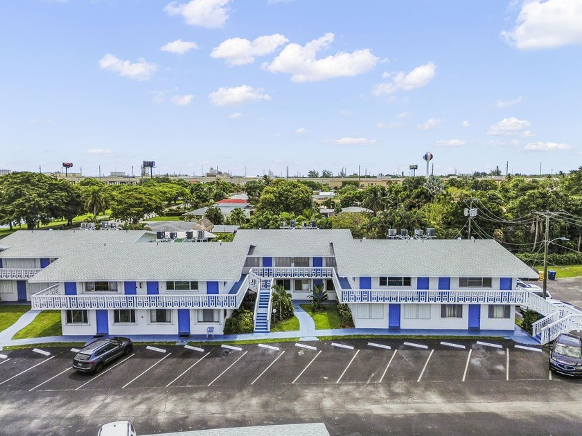 Welcome to your own slice of South Florida charm at 1950 Lake - photo 18