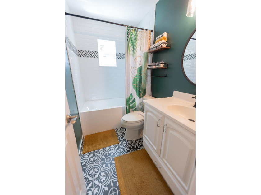 Welcome to your private acre retreat in the highly sought after - photo 24