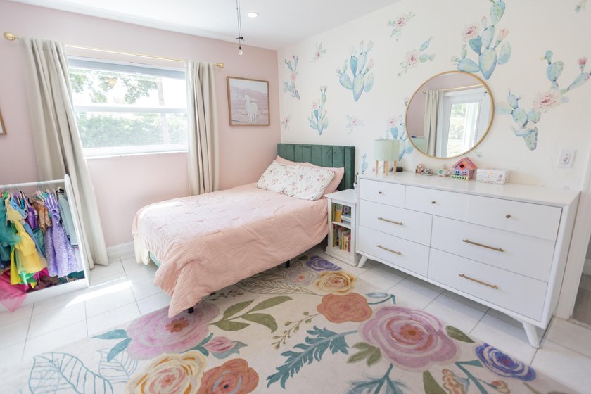 Welcome to your private acre retreat in the highly sought after - photo 25