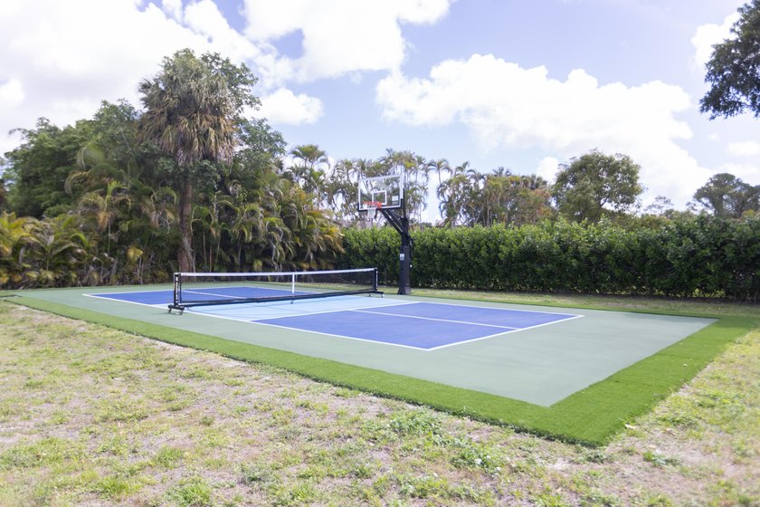Welcome to your private acre retreat in the highly sought after - photo 35