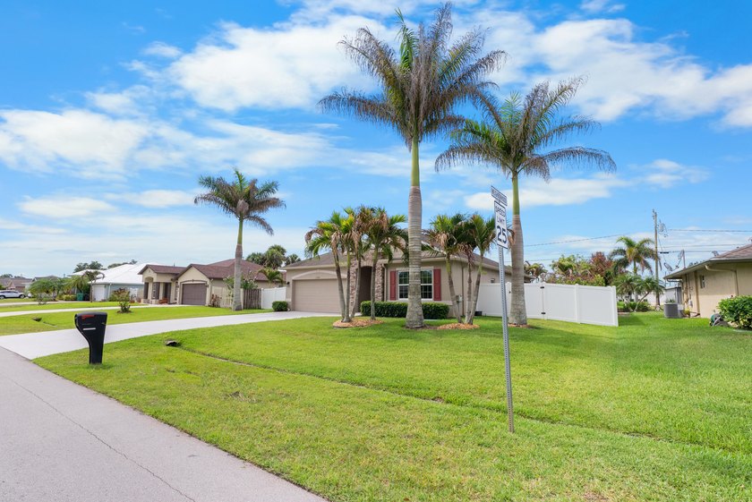 Welcome to this move-in ready 3-bedroom, 2-bath home offering - photo 36