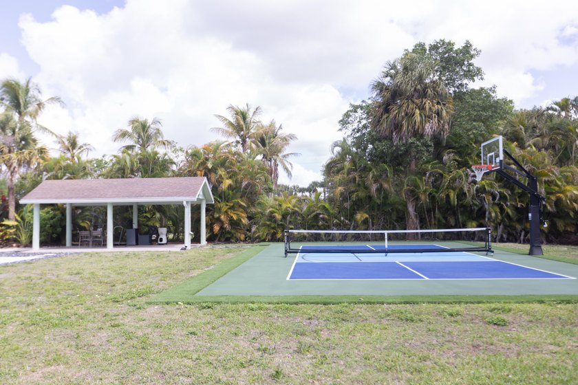 Welcome to your private acre retreat in the highly sought after - photo 36