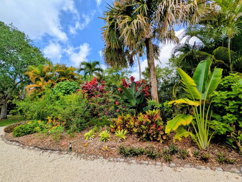 Welcome to your private acre retreat in the highly sought after - photo 49