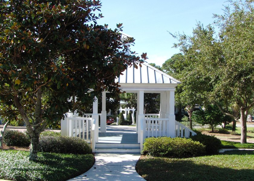 This property represents outstanding value in the West 30-A - photo 5