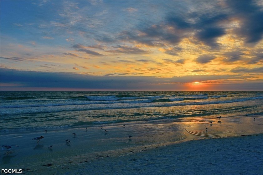 Welcome to your Florida retreat! This charming 3-bedroom - photo 44