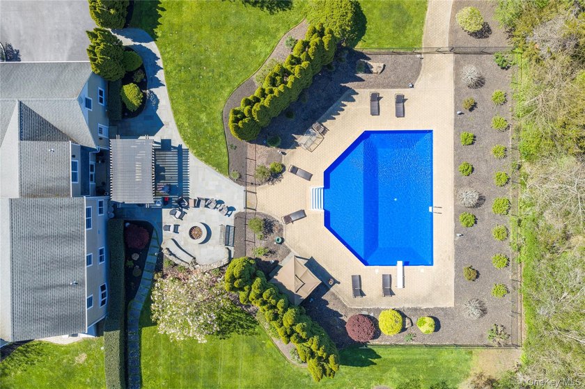 Here's what I love about 2120 Crown Land Lane in Cutchogue. The - photo 2