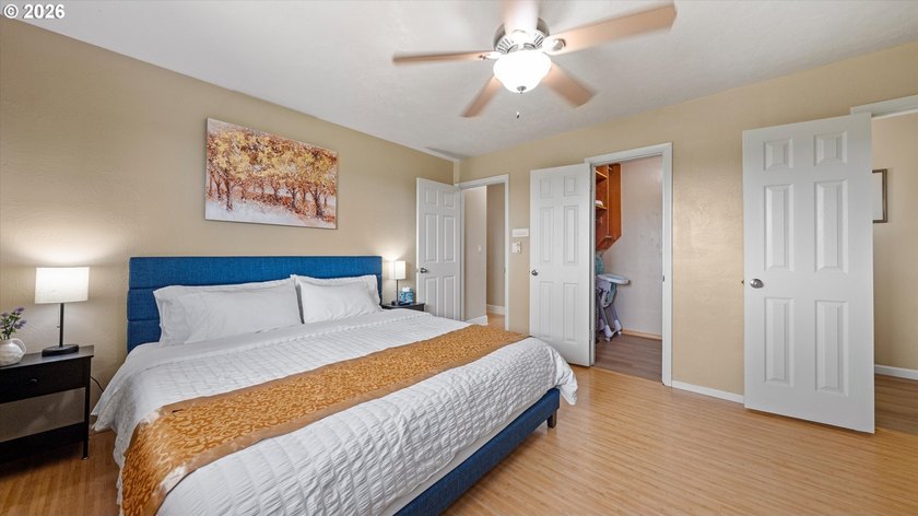 Large home on quiet street, great neighborhood and location with - photo 11