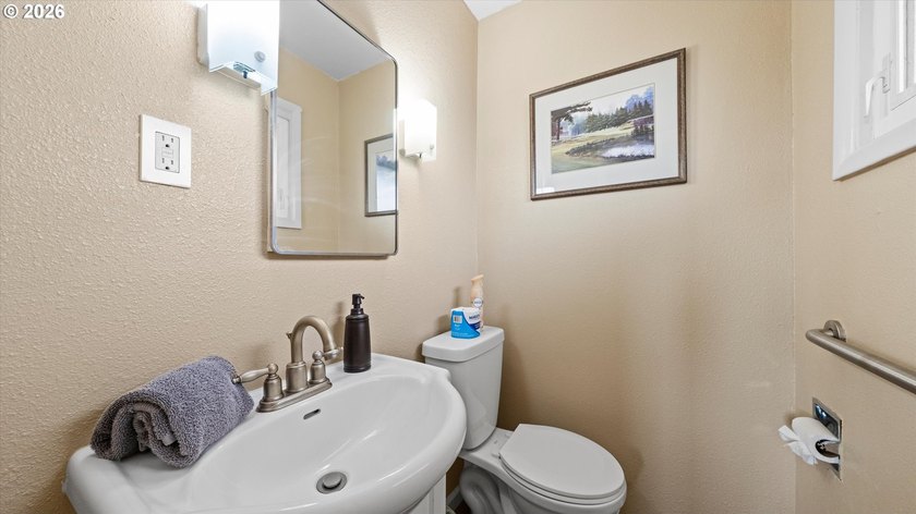 Large home on quiet street, great neighborhood and location with - photo 13