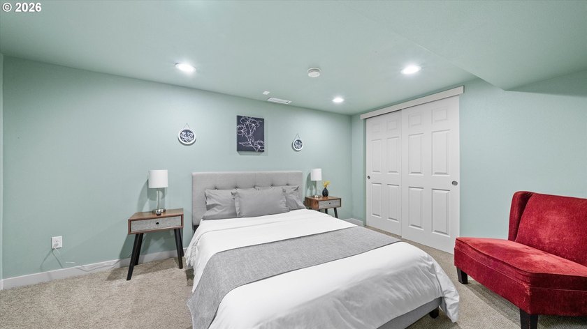Large home on quiet street, great neighborhood and location with - photo 14