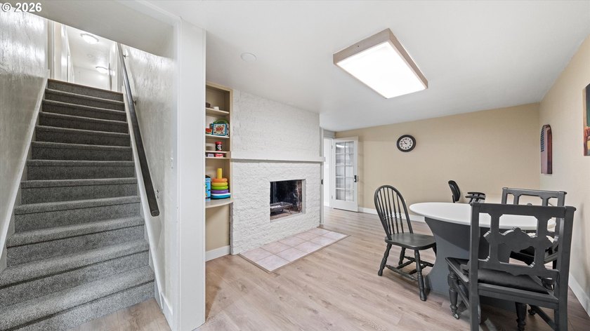 Large home on quiet street, great neighborhood and location with - photo 16