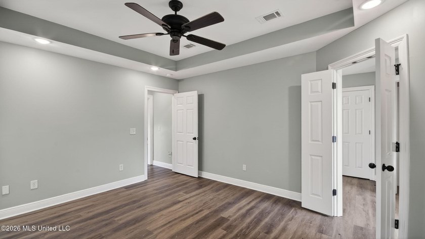 Seller is offering $5000 in buyer closing costs! Like-New Home - photo 21