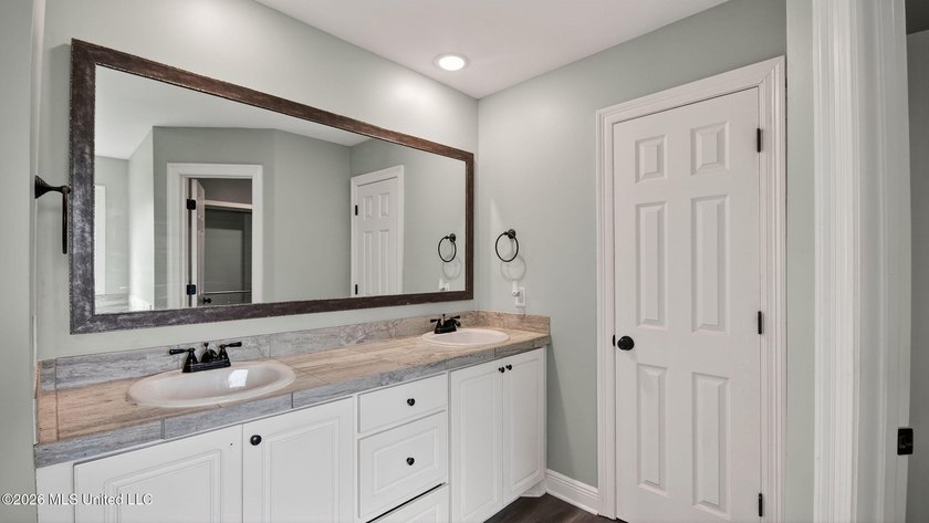 Seller is offering $5000 in buyer closing costs! Like-New Home - photo 23