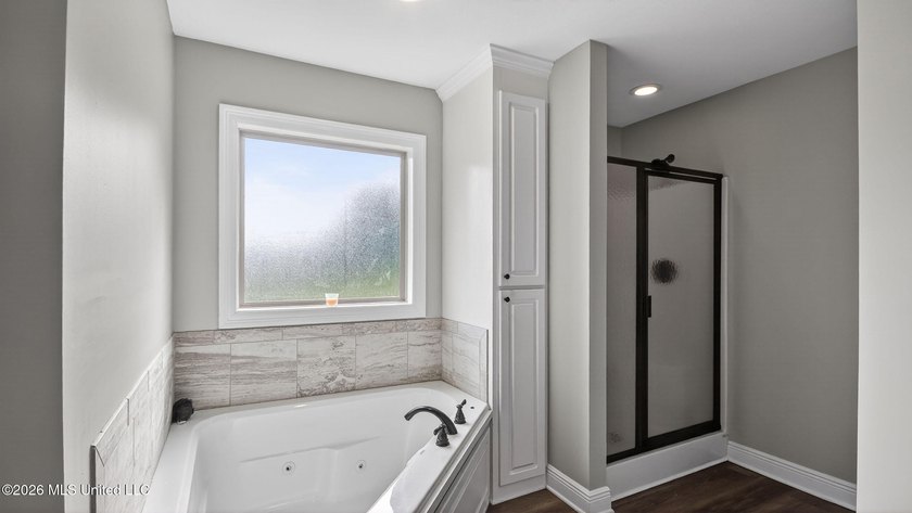 Seller is offering $5000 in buyer closing costs! Like-New Home - photo 24