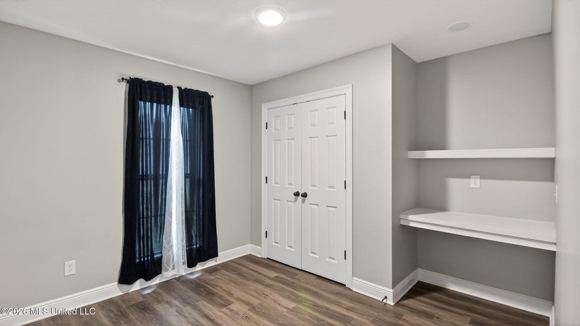 Seller is offering $5000 in buyer closing costs! Like-New Home - photo 27