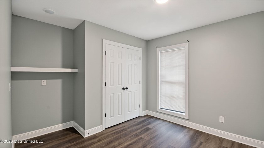 Seller is offering $5000 in buyer closing costs! Like-New Home - photo 31