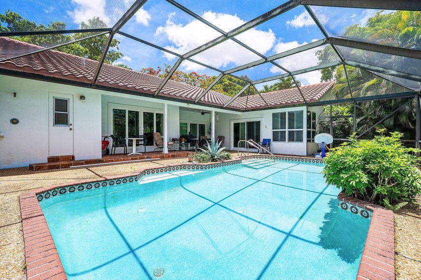 Welcome to New Floresta, one of Central Boca Raton's most - photo 13
