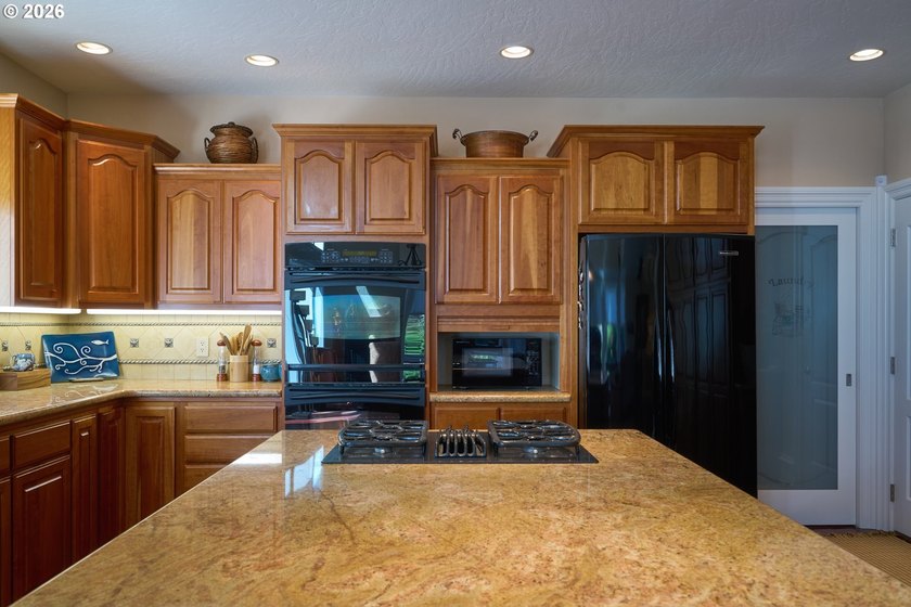 Experience the elegance of Western European design and custom - photo 13