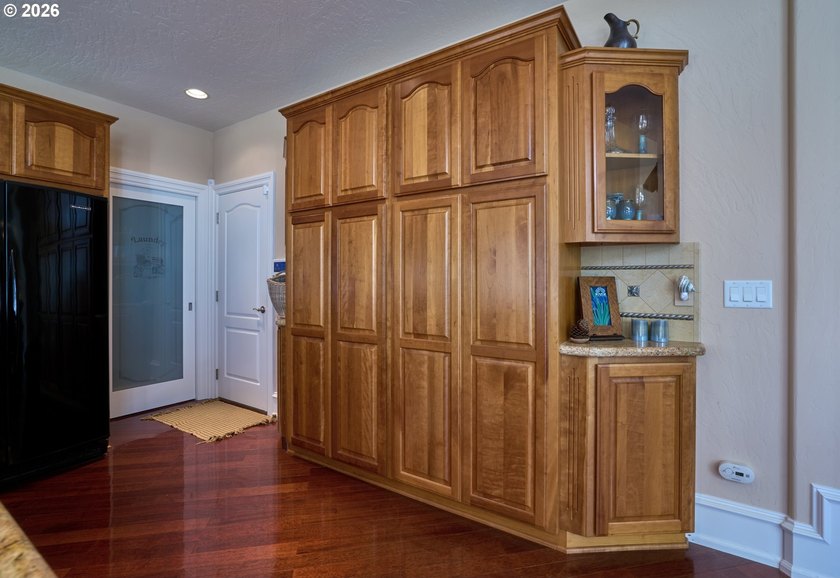 Experience the elegance of Western European design and custom - photo 16