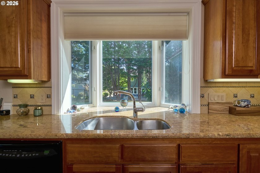Experience the elegance of Western European design and custom - photo 17