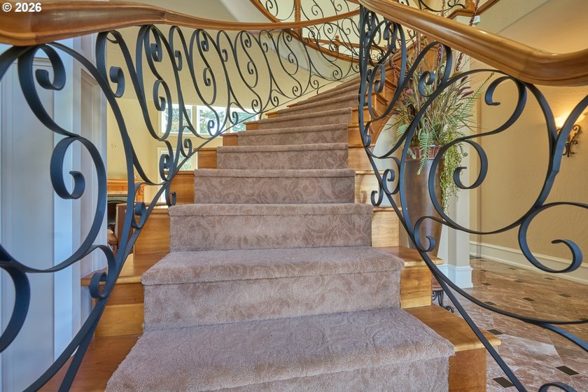Experience the elegance of Western European design and custom - photo 21