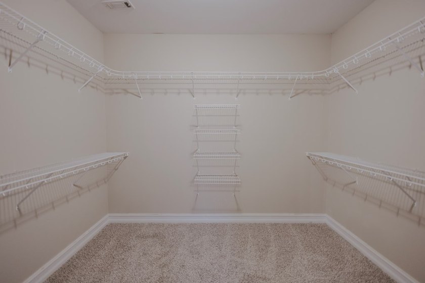 Welcome home to this stunning, light-filled brick residence - photo 22