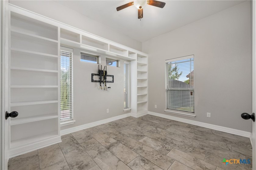 Perfectly positioned on a spacious lot in the heart of Salado - photo 11