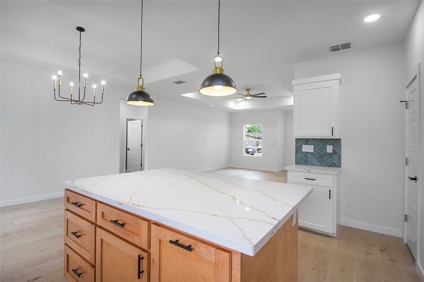 Brand-new construction on a spacious 8,755 sq ft lot in Corpus - photo 13