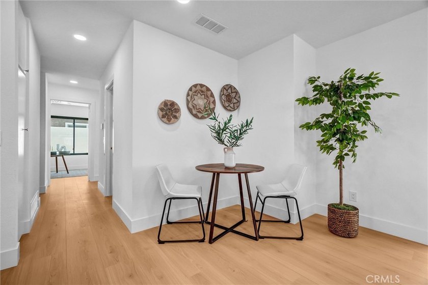 Located in the highly desirable South Coast Metro / Sandpointe - photo 15
