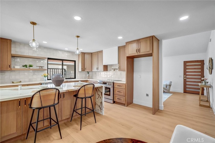 Located in the highly desirable South Coast Metro / Sandpointe - photo 16