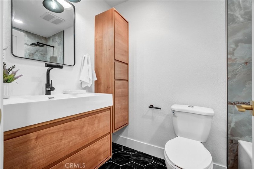 Located in the highly desirable South Coast Metro / Sandpointe - photo 20