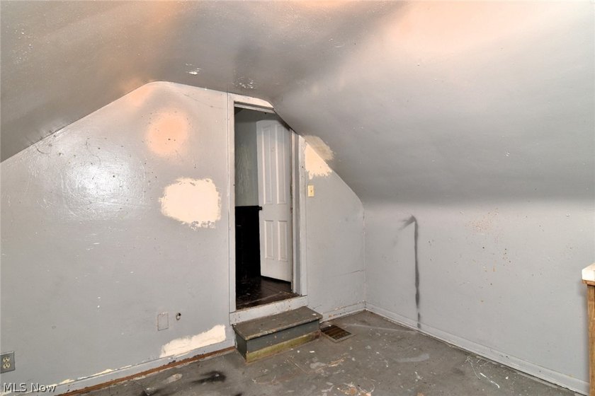 Welcome to this charming and partially updated single-family - photo 21