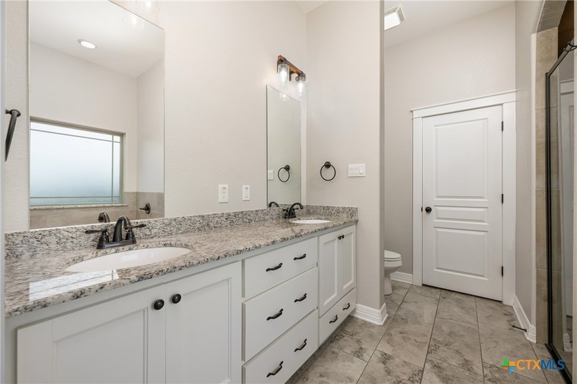 Perfectly positioned on a spacious lot in the heart of Salado - photo 21