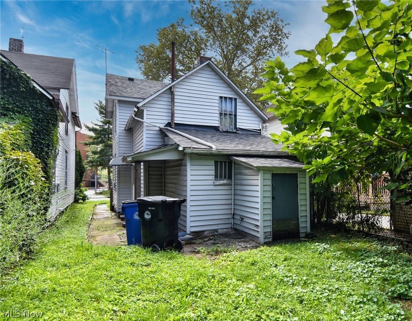 Welcome to this charming and partially updated single-family - photo 25
