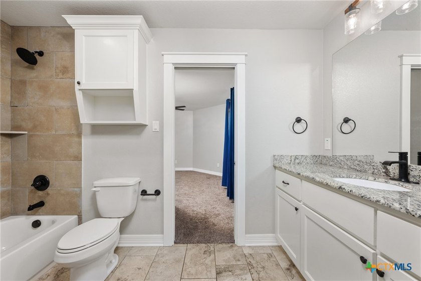 Perfectly positioned on a spacious lot in the heart of Salado - photo 25