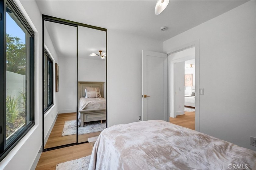 Located in the highly desirable South Coast Metro / Sandpointe - photo 26
