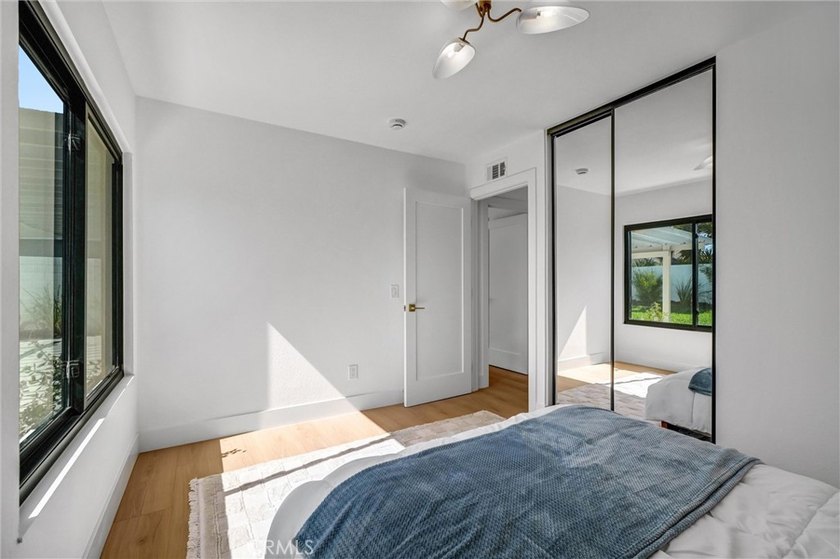 Located in the highly desirable South Coast Metro / Sandpointe - photo 29