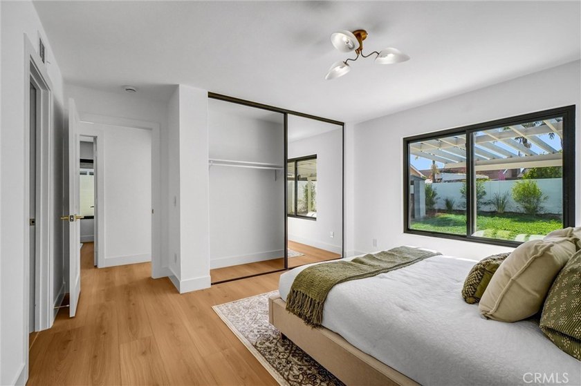Located in the highly desirable South Coast Metro / Sandpointe - photo 33