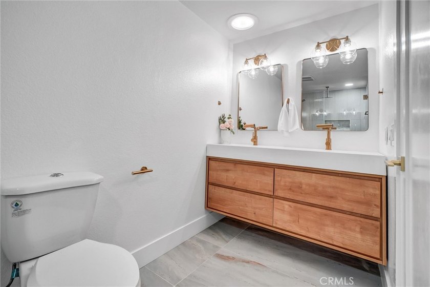 Located in the highly desirable South Coast Metro / Sandpointe - photo 34
