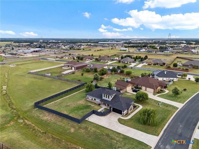 Perfectly positioned on a spacious lot in the heart of Salado - photo 35