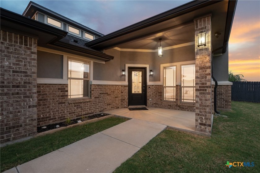 Perfectly positioned on a spacious lot in the heart of Salado - photo 36