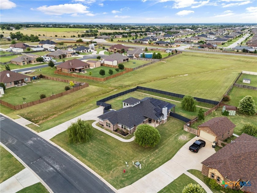 Perfectly positioned on a spacious lot in the heart of Salado - photo 37
