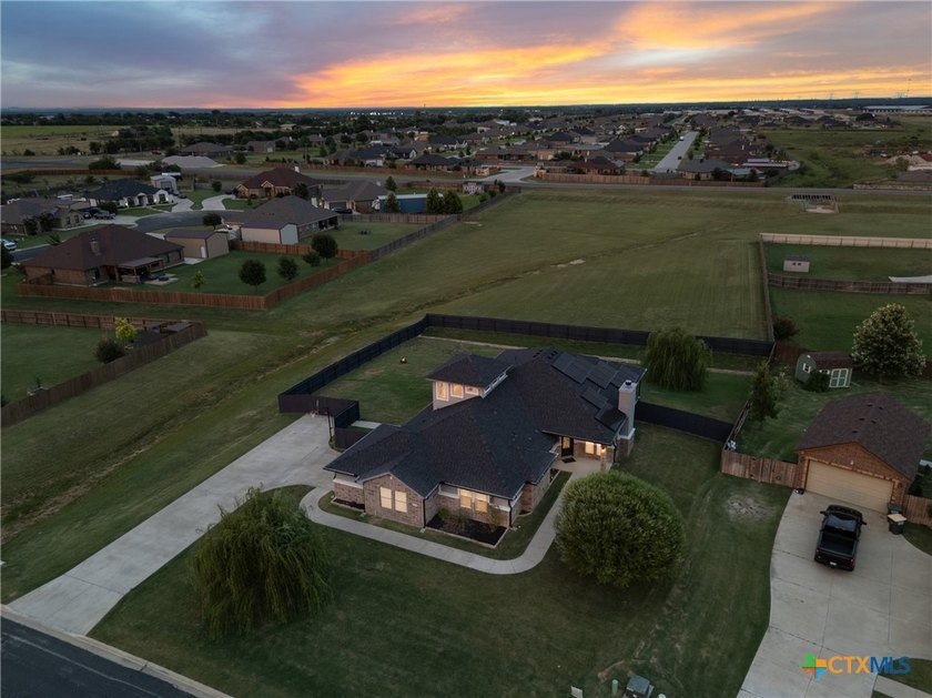 Perfectly positioned on a spacious lot in the heart of Salado - photo 40