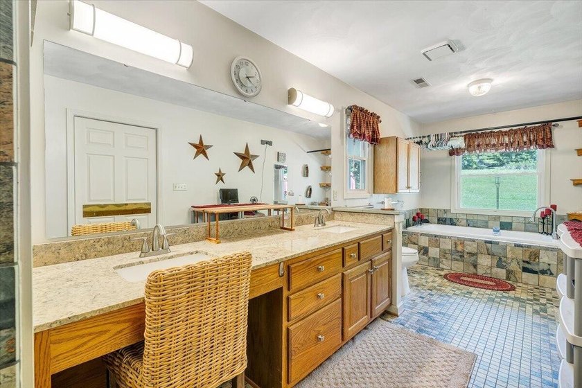 Enjoy the ease of one-level living in this well-maintained - photo 21